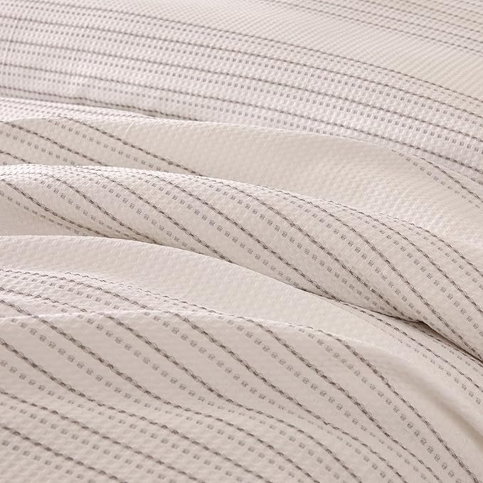 Amazon Basics Waffle Weave Microfiber 3-Piece Duvet Cover Set, Includes 1 Duvet Cover and 2 Pillow Shams, Full, Dark Grey Striped