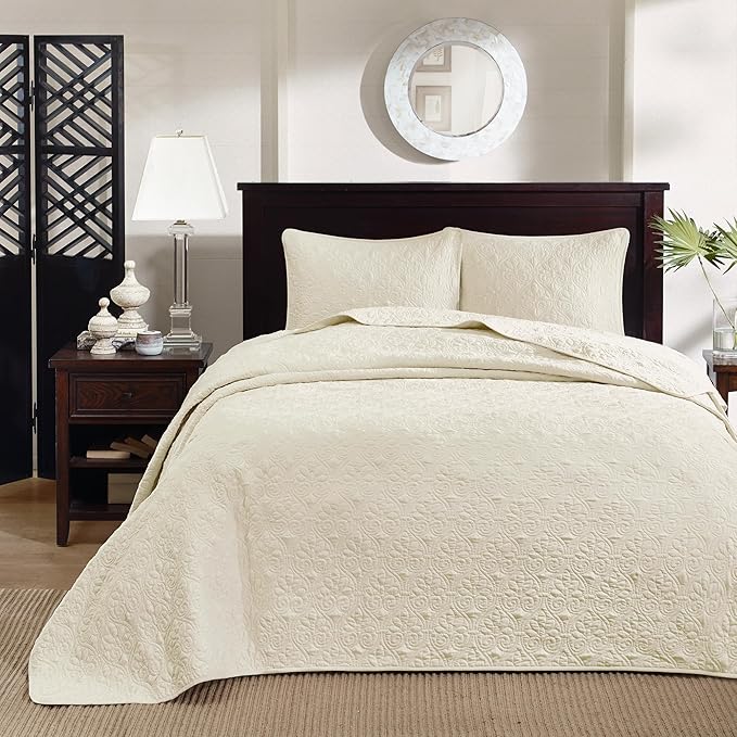 Madison Park Quebec King Size Quilt Bedding Set - Ivory , Damask – 3 Piece Bedding Quilt Coverlets – Ultra Soft Microfiber Bed Quilts Quilted Coverlet
