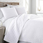 Southshore Fine Living, Inc. King Size White Quilt Bedding Set with 2 Pillow Shams, Quilted Summer Comforter, King Size, Light Weight Bedspread, California/King Quilt Coverlet, Bright White