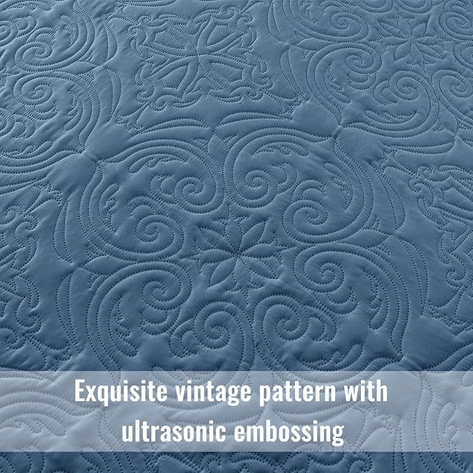 Exclusivo Mezcla Quilt Set Oversized King Size with 2 Pillow Shams, Lightweight Grayish Blue Quilts with Vintage Damask Pattern, Soft Cal King Bedspreads Coverlets Bedding Set for All Seasons