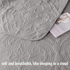 Exclusivo Mezcla Quilt Set Oversized King Size with 2 Pillow Shams, Lightweight Light Grey Quilts with Vintage Damask Pattern, Soft Cal King Bedspreads Coverlets Bedding Set for All Seasons