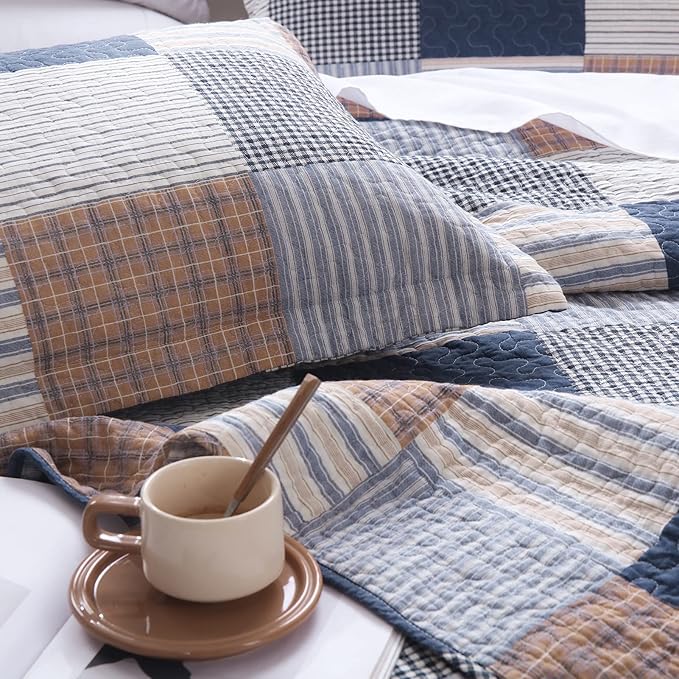 PANGUSHAN 100% Cotton Quilt Set Queen Size, Patchwork Plaid Queen Quilt Bedding Set Bedspreads, Farmhouse Lightweight Comforter Reversible Quilt, Navy/Brown/White Bed Spread for Queen Bed, 3 Pieces
