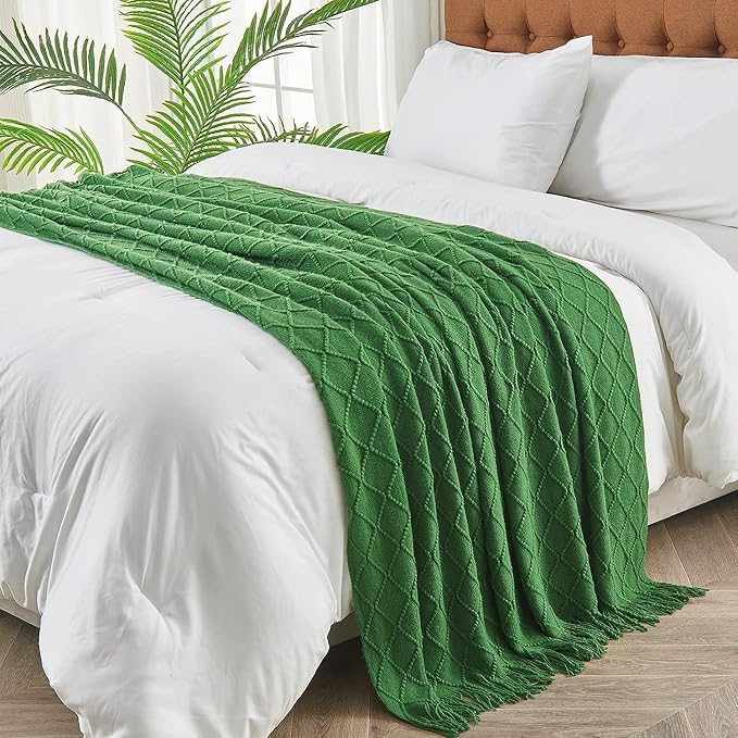 inhand Green Christmas Throw Blanket for Couch and Bed, Birthday Gifts for Women Teen Girl Friend Home Decor Knitted Blanket and Throws, Outdoor Lightweight Farmhouse Warm Woven Decorative, 50"x60"