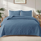 Exclusivo Mezcla Quilt Set Oversized King Size with 2 Pillow Shams, Lightweight Grayish Blue Quilts with Vintage Damask Pattern, Soft Cal King Bedspreads Coverlets Bedding Set for All Seasons