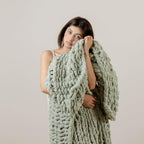 WESHIONGOO Chunky Knit Blanket Throw 50"×60" Knitted Throw Blankets for Couch Bed Fluffy Soft Blanket with Jumbo Chenille Yarn Thick 100% Handmade (Sage Green)