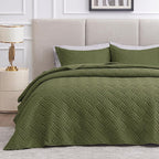 Love's cabin California King Size Quilt Bedding Set Olive Green Bedspread - Cal King Summer Lightweight Bedspread Comforter - Wave Pattern Coverlet for All Season - 3 Pieces (1 Quilt, 2 Pillow Shams)
