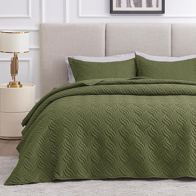 Love's cabin Quilts for Queen Bed Olive Green Bedspreads Bedding Set - Summer Lightweight Bedspread Comforter - Wave Pattern Bedding Coverlet for All Season - 3 Pieces (1 Quilt, 2 Pillow Shams)