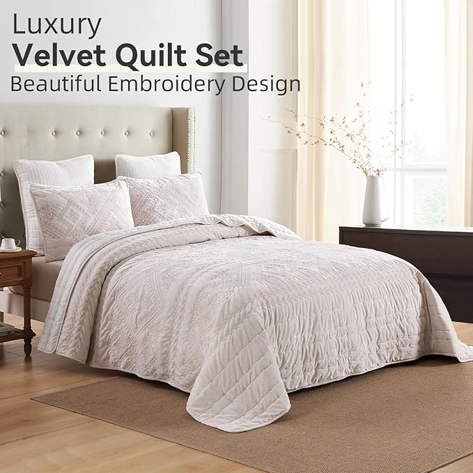 Yvooxny 3-Piece Quilt Set Queen Size Velvet Embroidery Quilted Bedspread Coverlet Set Bedding Set with Pillowcases for All Seasons, White, 98 * 90 Inches