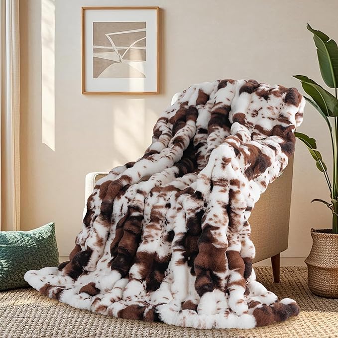 Touchat Cow Print Blanket for Couch, Faux Fur Throw Blanket, Super Heavy Warm Cozy Blankets for Bed Sofa, Bubble Plush Fuzzy Soft Mink Blanket for Living Room Bedroom, Cow Brown