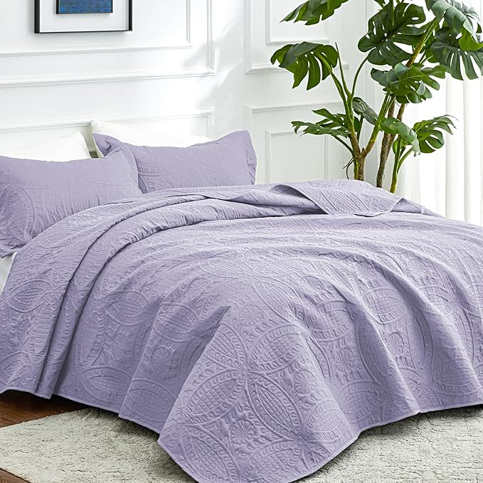 Love's cabin Quilts for Queen Bed Lavender Bedspreads Bedding Set - Lightweight Bedspread Comforter - Coin Pattern Bedding Coverlet for All Season - 3 Pieces (1 Quilt, 2 Pillow Shams)