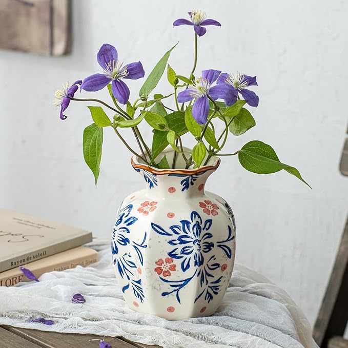 Small Blue and White Ceramic Vase, 6 Inch Vintage Chinoiserie Flower Vase Decorative Antique Vases for Home Decor, Rustic Porcelain Vase Farmhouse Shelf Table Centerpieces Decor