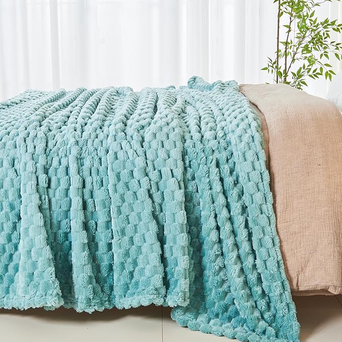NEWCOSPLAY Super Soft Queen Blanket Sage Green Premium Silky Flannel Fleece 3D Clouds Stylish Jacquard Lightweight Bed Blanket All Season Use 350GSM (Sage Green, Queen(90"x90"))