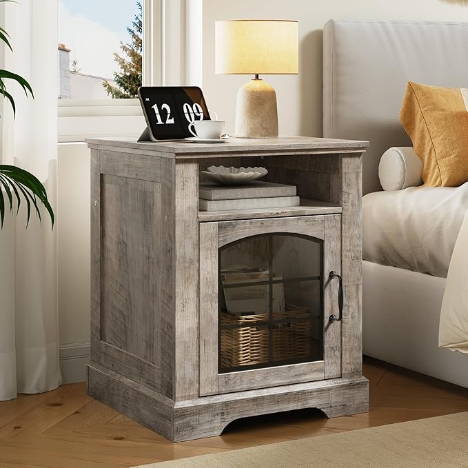 HOOBRO Small Farmhouse End Table for Living Room, Rustic Nightstand with Charging Station, Wooden Sofa Side Table with Tempered Glass Barn Door, for Bedroom, Greige GY405UBZ01