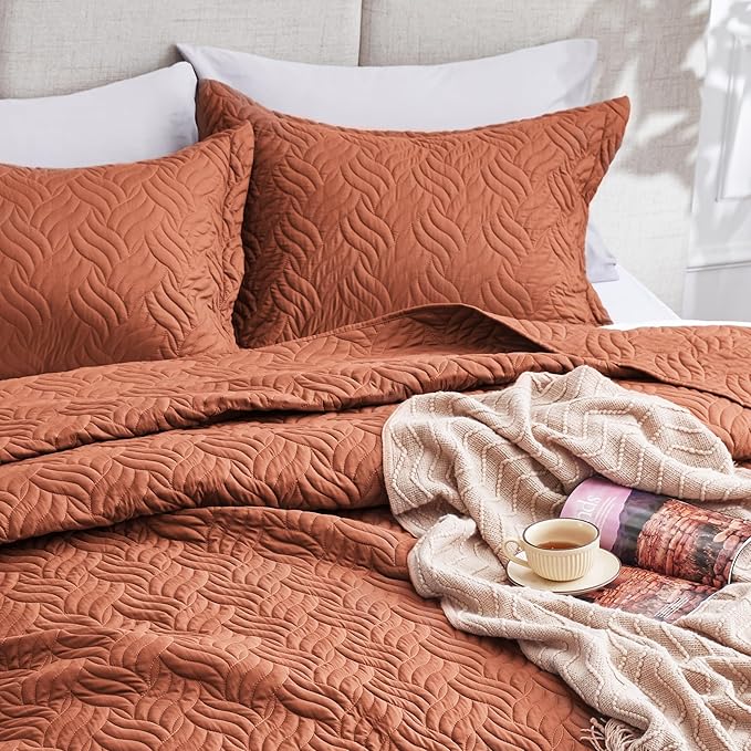 Love's cabin Quilts for Queen Bed Umber Bedspreads Bedding Set - Summer Lightweight Bedspread Comforter - Wave Pattern Bedding Coverlet for All Season - 3 Pieces (1 Quilt, 2 Pillow Shams)
