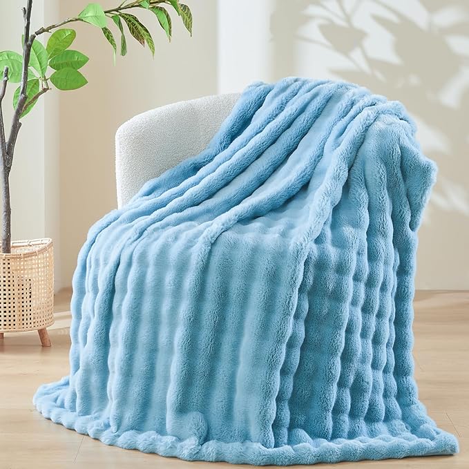 NEWCOSPLAY Faux Fur Throw Blanket Blue Bubble Blanket Thick Warm Soft for Couch Sofa Bed 550GSM (Blue, Throw(50"x60"))