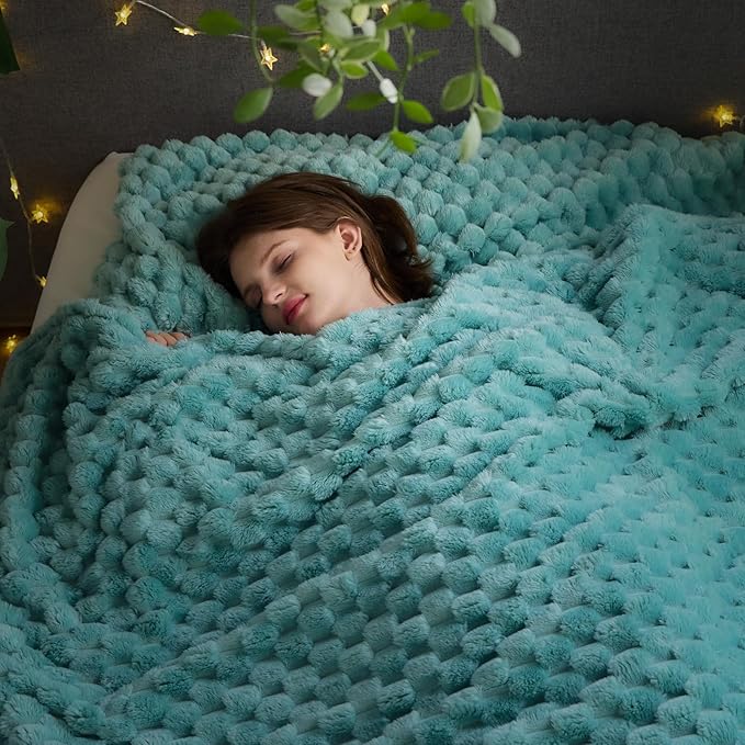 NEWCOSPLAY Super Soft Queen Blanket Sage Green Premium Silky Flannel Fleece 3D Clouds Stylish Jacquard Lightweight Bed Blanket All Season Use 350GSM (Sage Green, Queen(90"x90"))