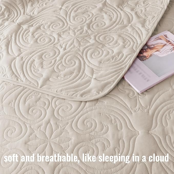 Exclusivo Mezcla Quilts King Size Bedspread with 2 Pillow Shams, Lightweight Brich Beige King Quilt Bedding Set with Vintage Damask Pattern, Soft Bedspreads Coverlets for All Seasons