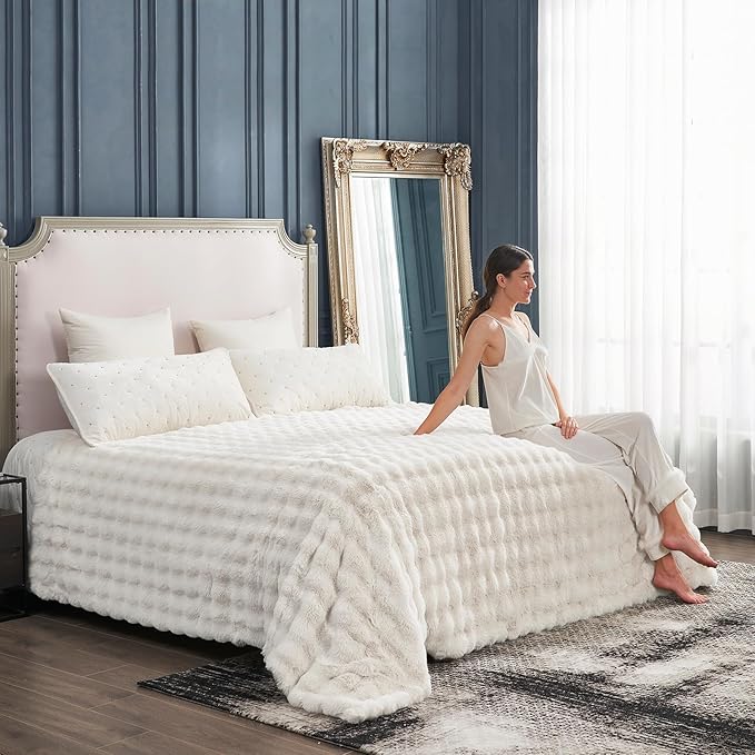 Cozy Bliss Faux Fur Throw Blanket for Couch, Fuzzy Soft Plush Thick Bubble Blanket for Sofa Bedroom Living Room, 108 * 90 Inches Cream White