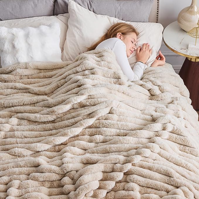 NEWCOSPLAY Faux Fur Twin Blanket Linen 3D Ribbed Plush Thick Warm Blanket for Couch Sofa Bed 850GSM (Linen Ribbed, Twin(60"x80"))
