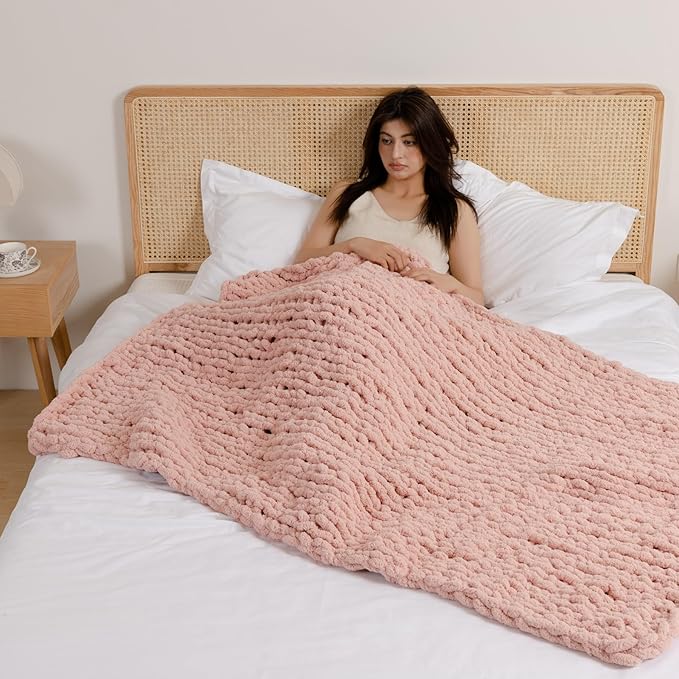 WESHIONGOO Chunky Knit Blanket Throw 50"×60" Knitted Throw Blankets for Couch Bed Fluffy Soft Blanket with Jumbo Chenille Yarn Thick 100% Handmade (Pink)