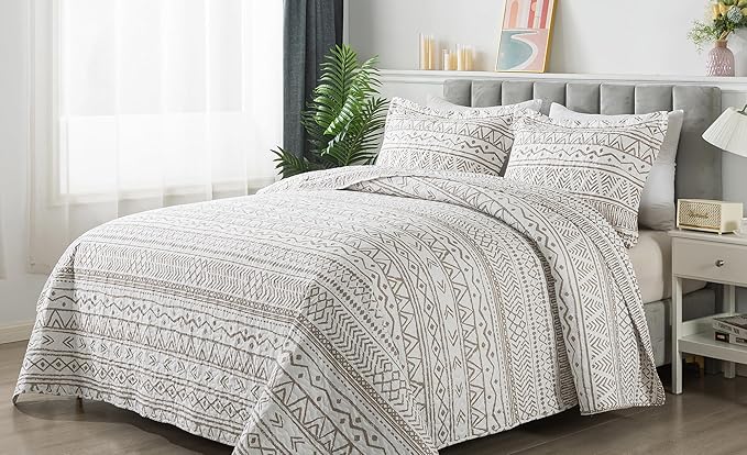 Travan 3-Piece King Quilt Set Striped Pattern Microfiber Soft Lightweight Bedding Set with Shams for All Season, Cream Strips, King Size