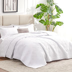 Love's cabin California King Size Quilt Bedding Set White Bedspread - Cal King Summer Lightweight Bedspread Comforter - Wave Pattern Coverlet for All Season - 3 Pieces (1 Quilt, 2 Pillow Shams)