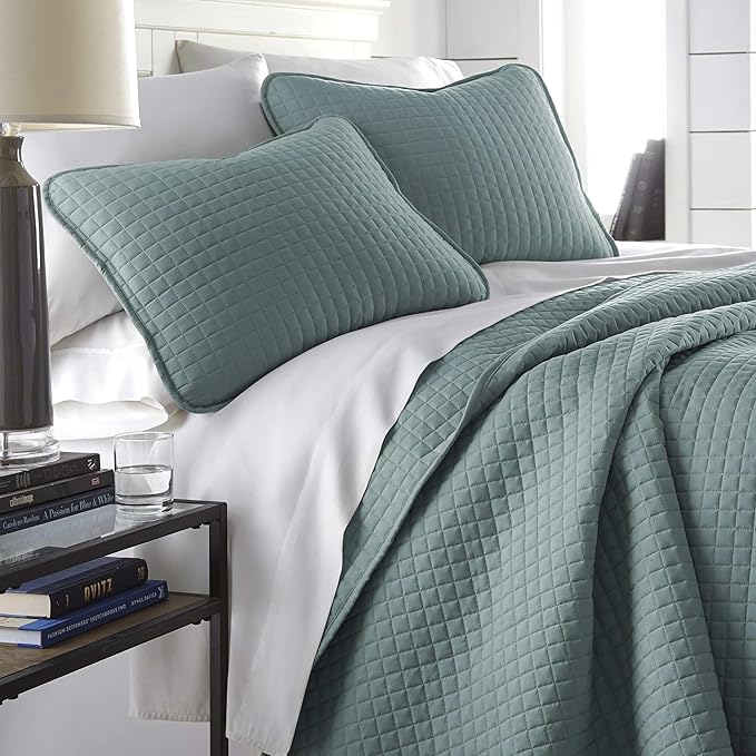 Southshore Fine Living, Inc. Quilts, Queen Size/Full Quilt Bedding Set, Stain & Pet Hair Resistant Bedding, Coverlet Full/Queen Size Bedspread, Soft Microfiber with 2 Pillow Shams, Steel Blue (Teal)