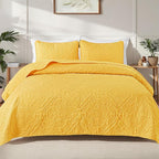 Exclusivo Mezcla Quilt Set Oversized King Size with 2 Pillow Shams, Lightweight Yellow Quilts with Vintage Damask Pattern, Soft Cal King Bedspreads Coverlets Bedding Set for All Seasons