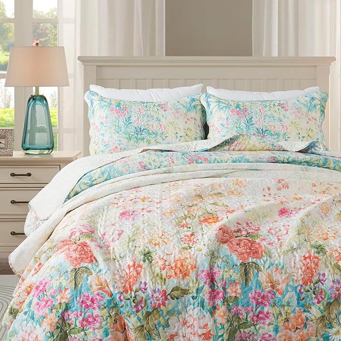 Travan Bedding Set - King Quilt Set with 1 Quilt and 2 Shams, Dream Garden-Champagne, Microfiber, All Season, 3 Pieces