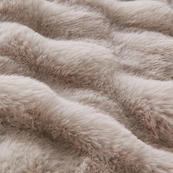 Lotus Karen Faux Fur Throw Blanket Linen - 800 GSM Bubble Rabbit Fluff Blanket for Couch Bed Sofa,Softest Fluffy Fuzzy Cozy Blanket,Thick Furry Plush Shaggy Warm Blankets for Women,60x80 Inches