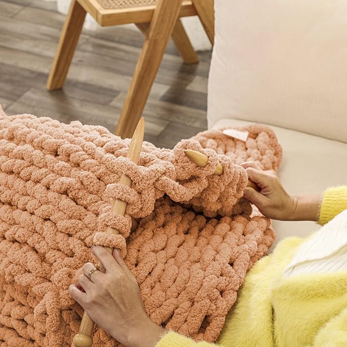 WESHIONGOO Chunky Knit Blanket Throw Knitted Throw Blankets for Couch Bed Fluffy Soft Blanket with Jumbo Chenille Yarn Thick 100% Handmade(40"*40")