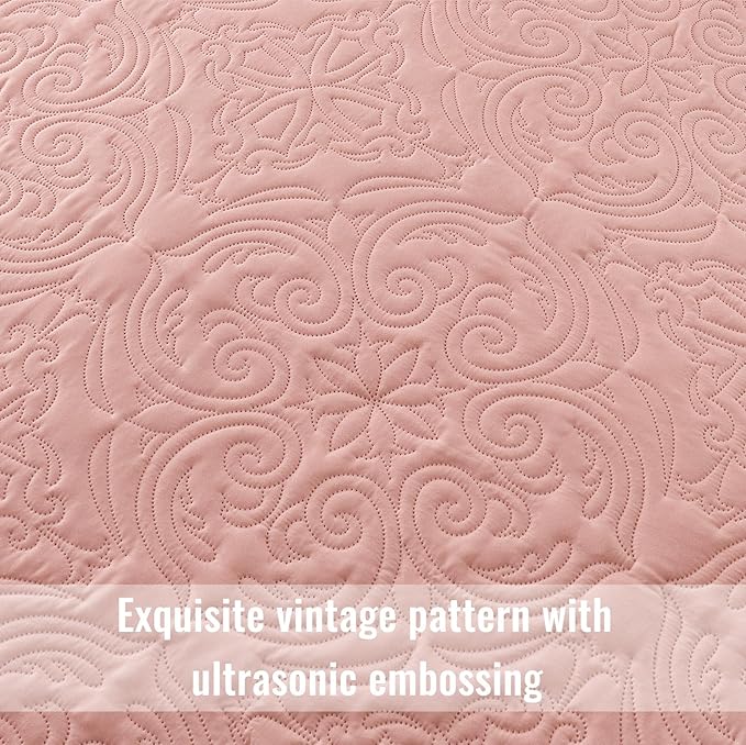 Exclusivo Mezcla Quilt Set Oversized King Size with 2 Pillow Shams, Lightweight Blush Pink Quilts with Vintage Damask Pattern, Soft Cal King Bedspreads Coverlets Bedding Set for All Seasons