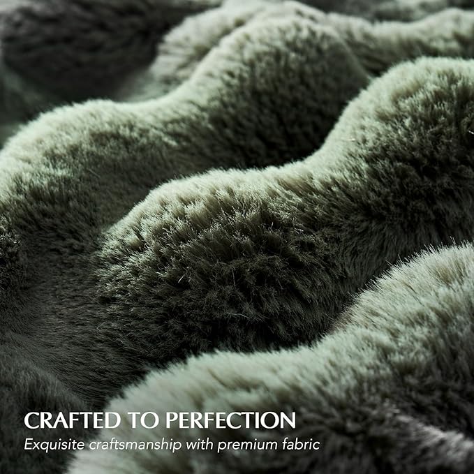 EVERGRACE Ultra Soft Luxury Fluffy Ridgeline Faux Rabbit Fur Throw Blanket, Thick Warm Bubble Throw for Bed, Cozy Plush Reversible Blankets for Couch, Chair, Sofa, Green, 60x80 Inches, 870 GSM
