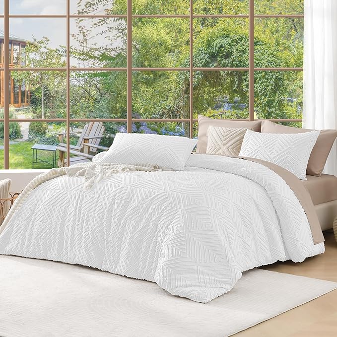 Andency White Comforter Set Queen Size, Boho Lightweight Fluffy Bedding Comforter Sets for Queen Bed, 3 Pieces Tufted Farmhouse Shabby Chic Bed Set for All Seasons(1 Comforter 90x90In, 2 Pillowcases)