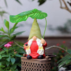 Garden Female Gnome Statue Decoration with Leaf Umbrella, 7.5” Figurine Ornament for Indoor Outdoor Home Patio Yard Lawn, for Gnome Lovers & Garden Enthusiasts，Mom，Women