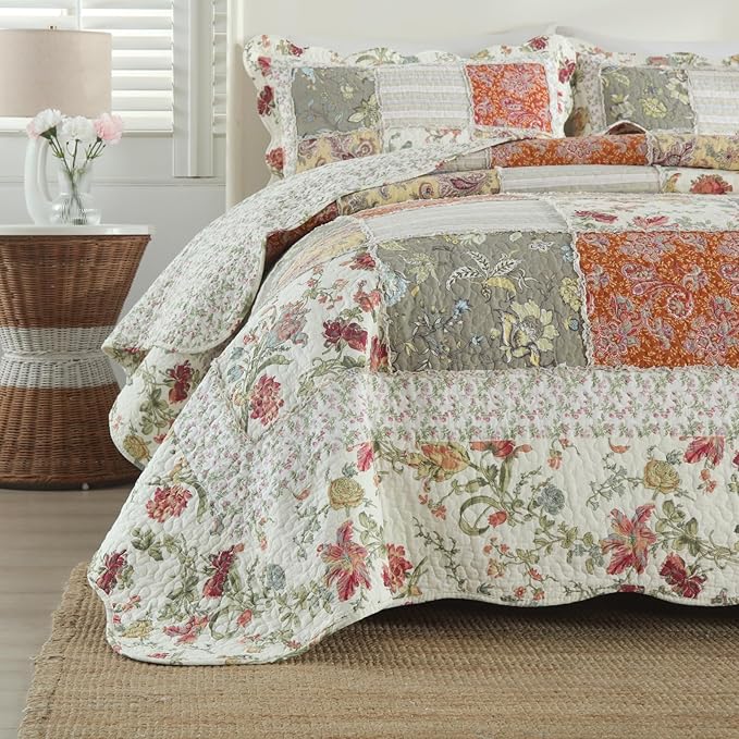 Yvooxny 3-Piece Quilt Set King Size Quilted Bedspread Reversible Country Style Floral Real Patchwork Bedding Quilt Set with Ruffles with Pillowcases for All Seasons, 108 * 96 Inches
