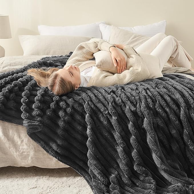 NEWCOSPLAY Super Soft Throw Blanket Grey Premium Silky Flannel Fleece 3D Ribbed Jacquard Lightweight Bed Blanket All Season Use (Grey Ribbed, Throw(50"x60"))