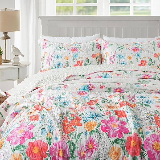 Travan Floral Quilt Queen Quilt Set, Ultra Soft Reversible Queen Quilt Bedding Set with 1 Quilt Set and 2 Shams Red Flower Quilt for All Season, Coreopsis-Red, Queen