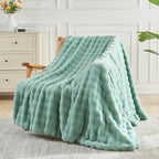 NEWCOSPLAY Faux Fur King Blanket Sage Green Bubble Blanket Thick Warm Soft for Couch Sofa Bed 550GSM (New Sage Green, King(90"x110"))
