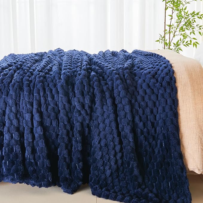 NEWCOSPLAY Super Soft King Blanket Dark Navy Premium Silky Flannel Fleece 3D Clouds Stylish Jacquard Lightweight Bed Blanket All Season Use 350GSM (Dark Navy, King(90"x110"))