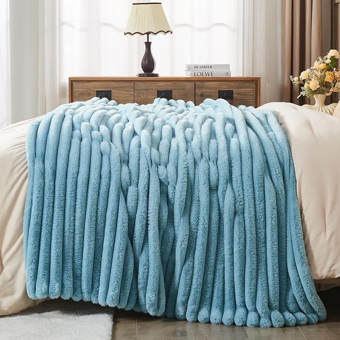 NEWCOSPLAY Faux Fur Throw Blanket Blue 3D Ribbed Plush Thick Warm Blanket for Couch Sofa Bed 850GSM (Blue Ribbed, Throw(50"x60"))