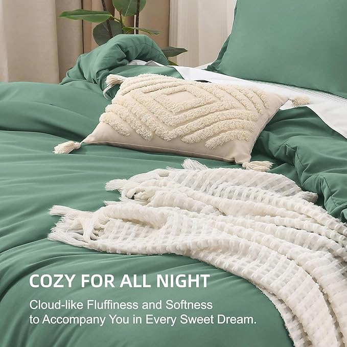 Litanika Comforters Full Size Haze Green, 3 Pieces Lightweight Solid Bedding Set & Collections, All Season Fluffy Bed Set (79x90 Inches Comforter & 2 Pillowcases)