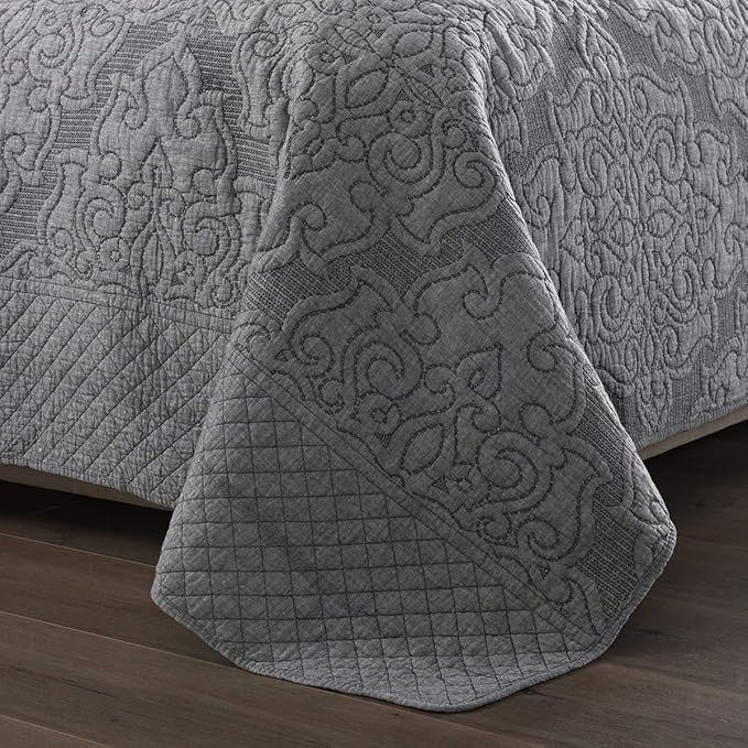 Travan 3-Piece King Quilt Set Quilted Bedspread Oversized Microfiber Lightweight Bedspread Coverlet Set with Shams Bedding Set for All Season, Grey, King