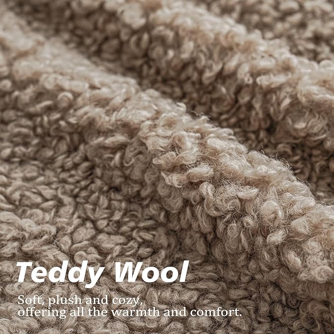 Foindtower 2 Pieces 22x22 Inch Khaki, Faux Fur Throw Pillow Cover Accent Sherpa Pillow Fuzzy Soft Pillowcases Sheepskin Decorative Fleece Cushion Case for Bed Couch Living Room