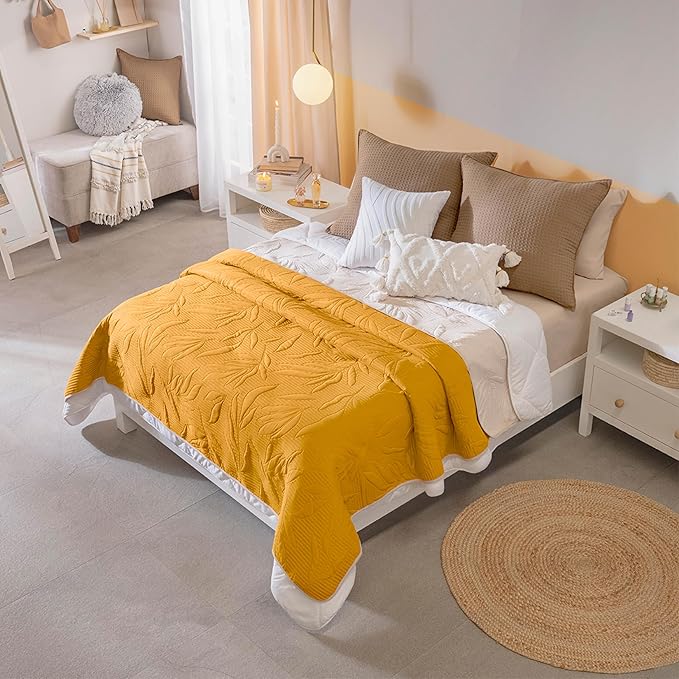 Vianney Queen Comforter Novo Marla Design Reversible Lightweight Quilt Blanket 91x93 Inches Soft Cozy Bedding in Yellow-Orange and White Leaf Pattern