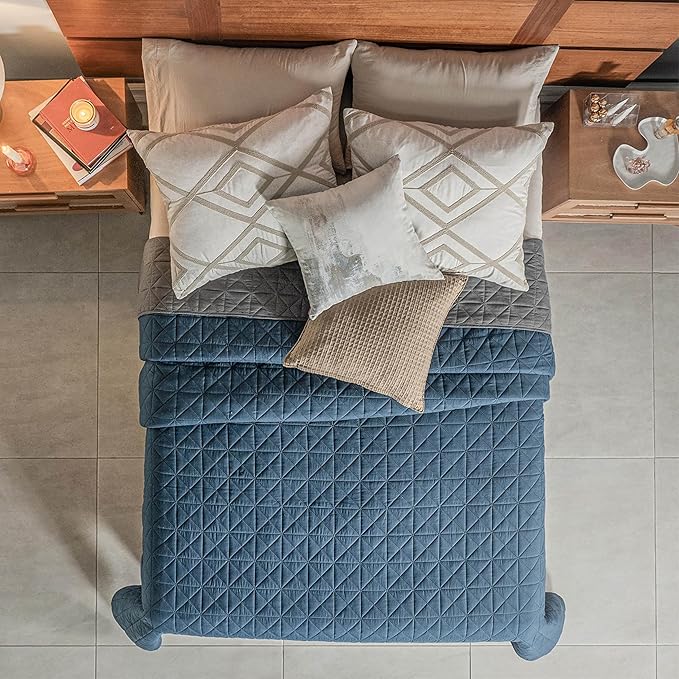 Vianney Queen Comforter Novo Cobalto 91x93 Inches Lightweight Reversible Blanket with Triangular Quilt Pattern Cozy Soft Bedding in Cobalt Blue and Dark Grey