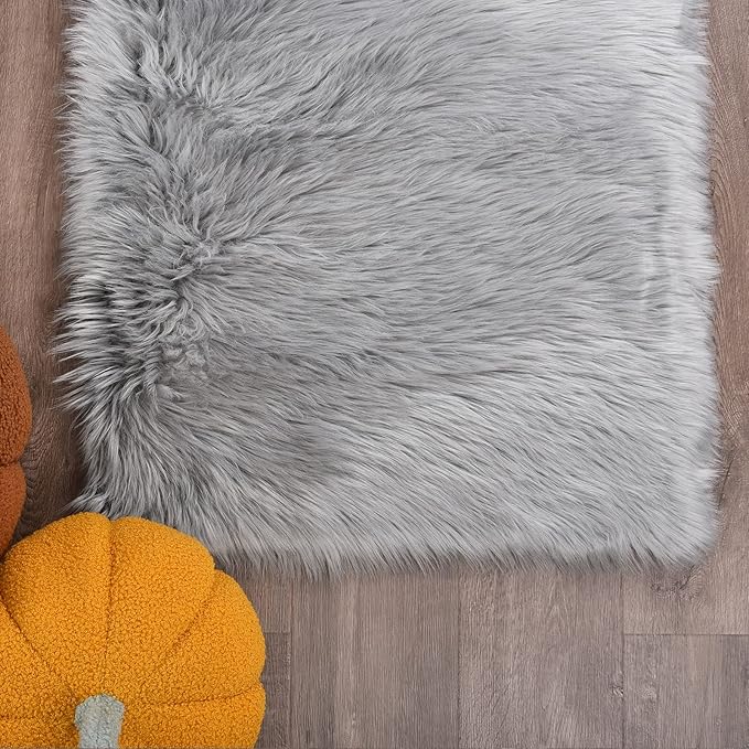 Goolela Fluffy Faux Fur Rug 4x6 Grey Faux SheepskinRug for Bedroom Bedside Fuzzy Furry Plush Soft Rugs for Living Room Home Office Washable Rectangle