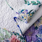 Travan Queen Quilt Set 3-Piece Bedspread Quilted Oversized Lightweight Microfiber Coverlet Set with Shams Violet Purple Floral Pattern Quilted Bedding Set for All Season, Queen