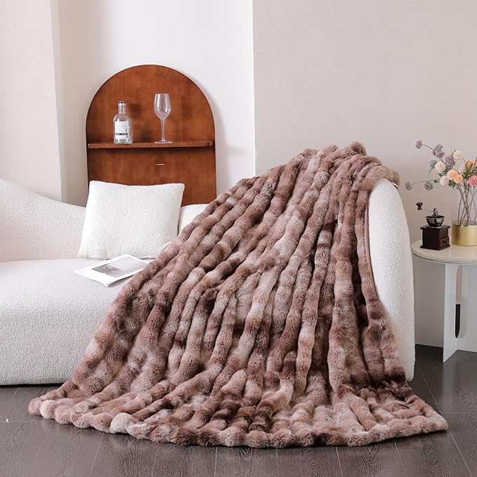 UKELER Ultra Soft Throw Blanket 50''x60'', Brown Fluffy Blankets & Throws Faux Fur Blanket for Couch, Bed, Sofa Cozy Plush Warm Thick Velvet Blanket for Women, Men