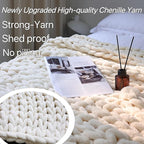 Maetoow Chenille Chunky Knit Blanket Throw （40×50 Inch）, Handmade Warm & Cozy Blanket Couch, Bed, Home Decor, Soft Breathable Fleece Banket, Christmas Thick and Giant Yarn Throws, Cream